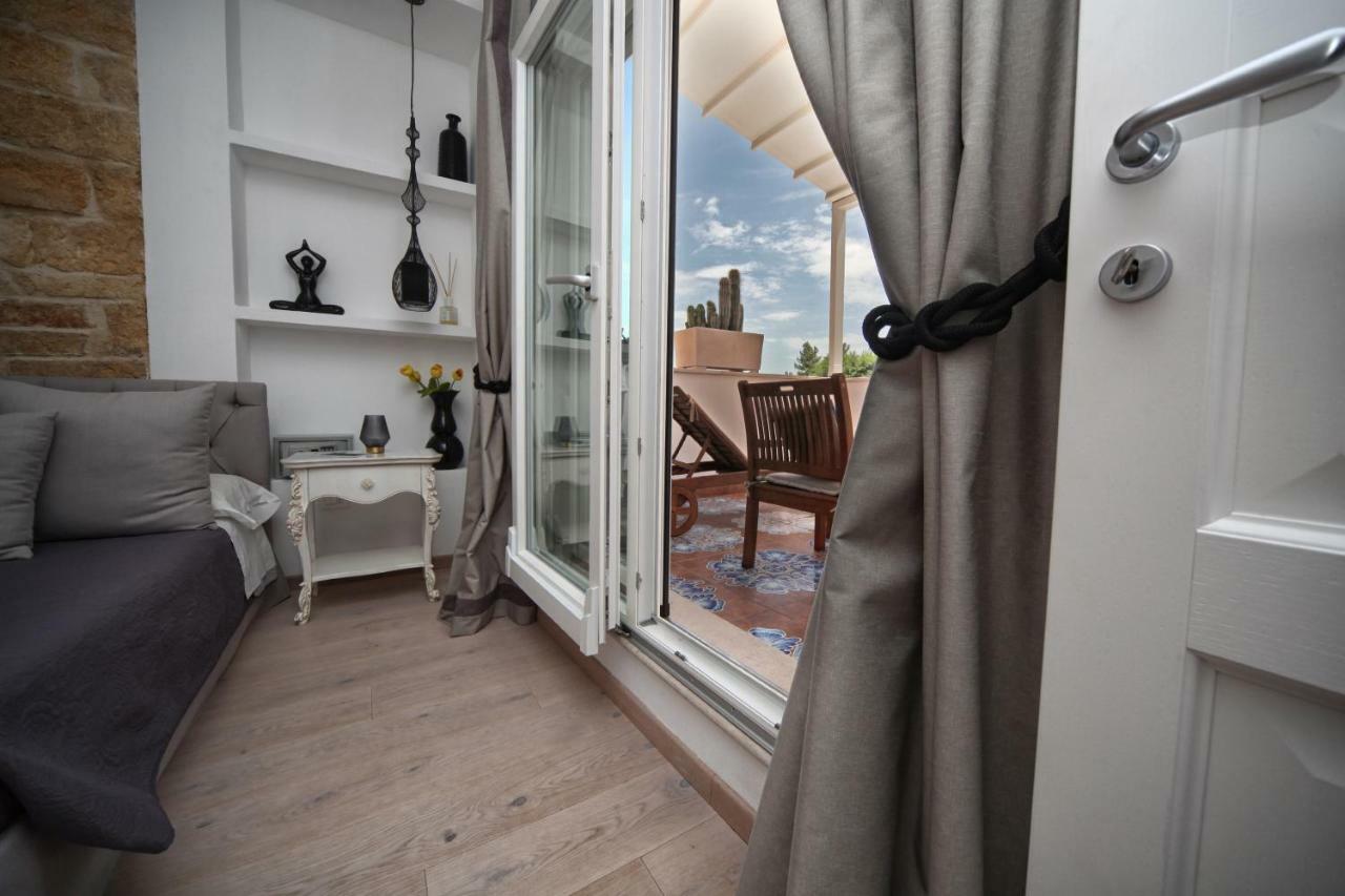 Mare Versus Luxury Suites Барлетта Екстер'єр фото